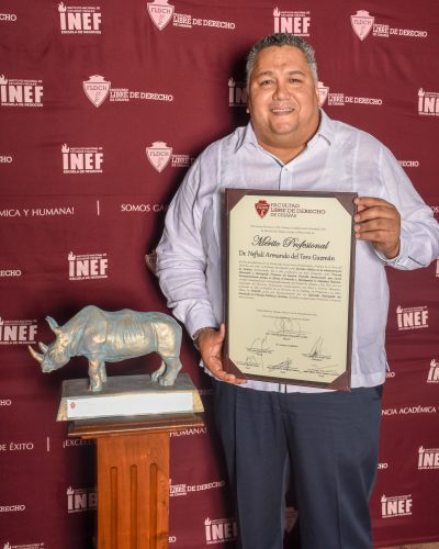 Titular de la notaria N° 119 Tapachula. Egresado del doctorado en Ciencias Políticas y Sociales por la Facultad Libre de Derecho de Chiapas.